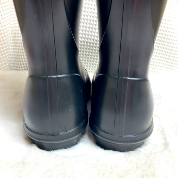 UGG Women’s Rain Boots - Picture 5 of 9